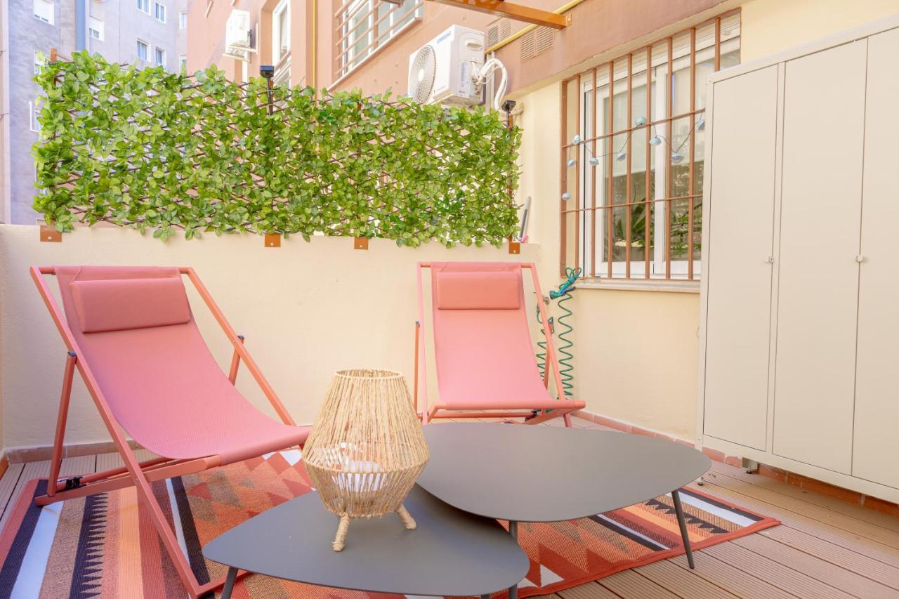 Teatro Suites Malaga Playa Екстериор снимка