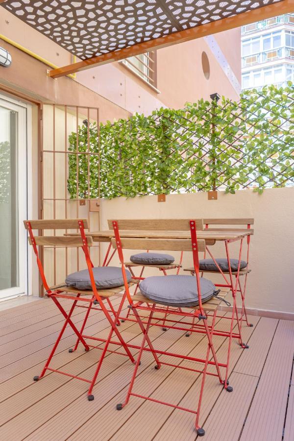 Teatro Suites Malaga Playa Екстериор снимка
